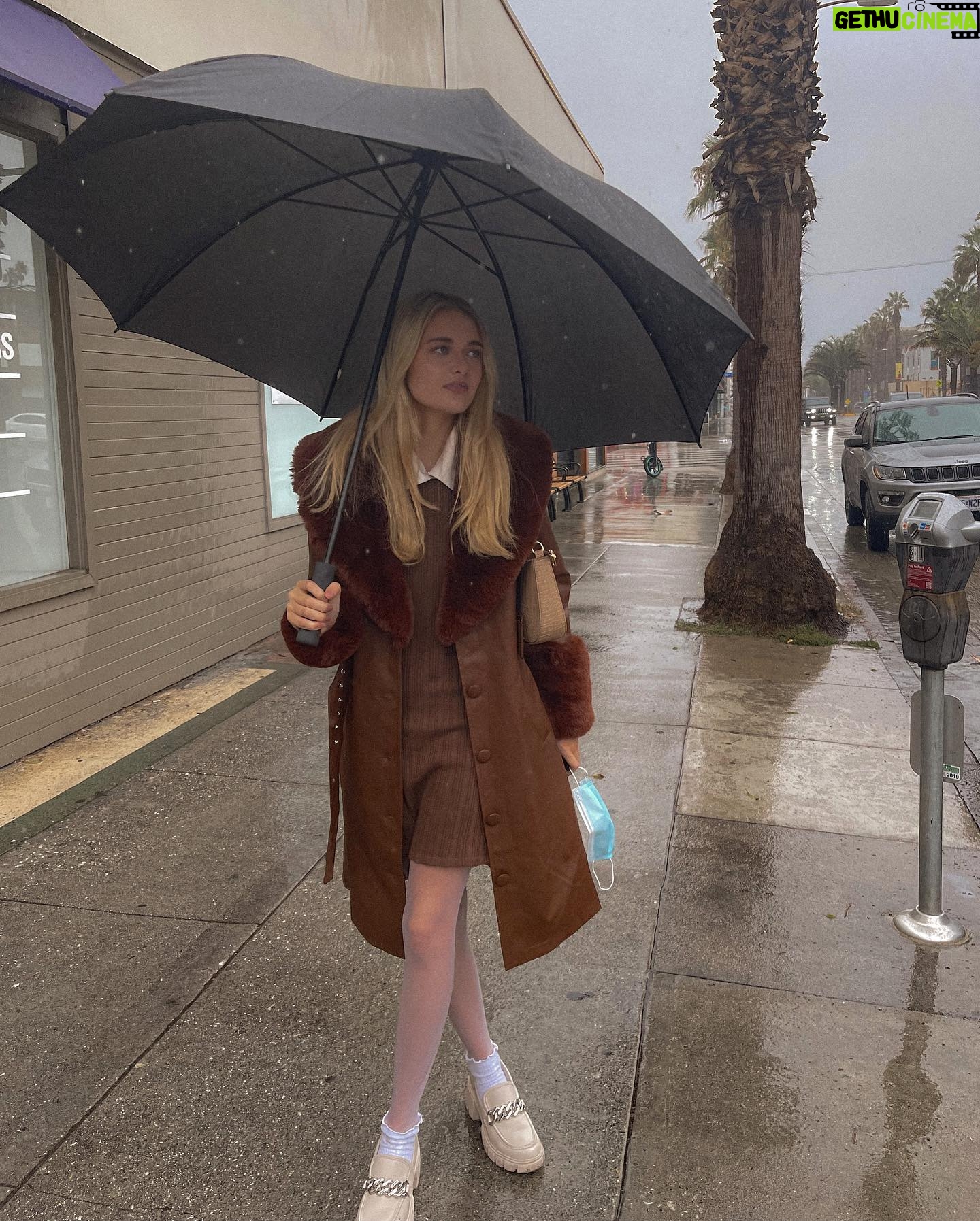 Reylynn Caster - 3 Likes - 🌧🤍:)