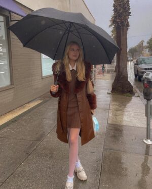 Reylynn Caster Instagram - 🌧🤍:)
