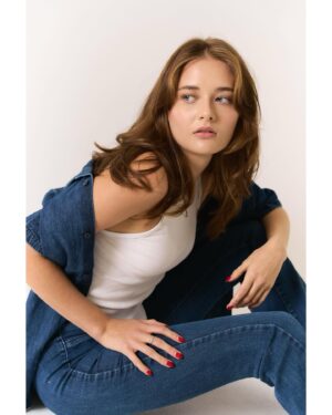 Reylynn Caster Instagram - a lover of denim on denim 

amazing unretouched shots by @adamhendershott !!