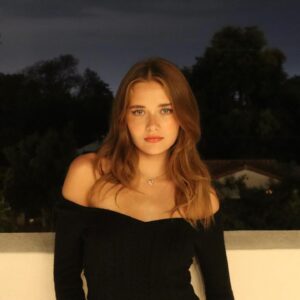 Reylynn Caster Instagram - im just a teenage girl in her 20s !!