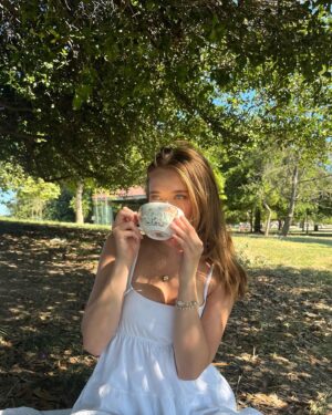 Reylynn Caster Instagram - entering my year of rest and relaxation 😴