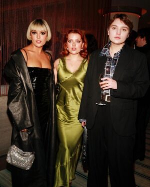 Rhea Norwood Instagram - 🧚🏼‍♂️🍾✨🫶🏻 Thanks for having me @vanityfairlondon @bafta 

 #EERisingStar #EEBAFTAs @loopvip 

📸 @jamesdkelly