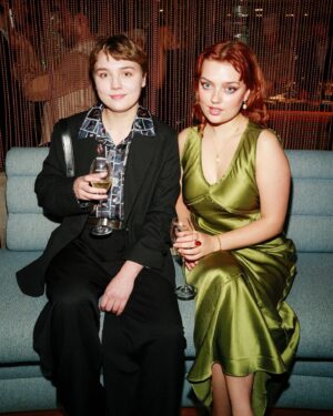 Rhea Norwood Instagram - 🧚🏼‍♂️🍾✨🫶🏻 Thanks for having me @vanityfairlondon @bafta 

 #EERisingStar #EEBAFTAs @loopvip 

📸 @jamesdkelly