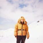 Rhea Norwood Instagram - Gonna be hard to beat this filming location 🚠🎄⛷️🧚🏼‍♂️🫶🏻✨ #yourchristmasormine2 is out today on @primevideouk ✨ Was lots of fun to play a small part alongside such a lovely and talented cast and crew🎄🧤🫶🏻✨🧚🏼‍♂️