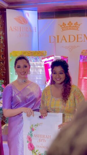 Rhema Ashok Instagram - தேவதை அவள் ஒரு தேவதை!!!! 🦋😍

Couldn’t find anyother better song and lines for you @tamannaahspeaks ma’am 🫶🏻✨

Happy meeting you and had an amazing conversation! It’s a pleasure to hear from you about your styling secrets and your ideas on fashion ♥️

Thanks for inviting me for the grand launch of @diademstore.in at Tnagar. 
Diadem has always been my first choice whenever i lookup for outfits for any kind of shoots or events :) 
Now @diademstore.in launched their brand new showroom at Tnagar and has wide range of Saree collections. All under one roof is all i can say 🥳♥️

Mua: @rhemas_bellezza_atelier 
Hairstylist: @shakimakeupartist 
Wearing: @diademstore.in 

#diadem #brandnewshowroom #tamana #chiefguest #diademshowroomopening