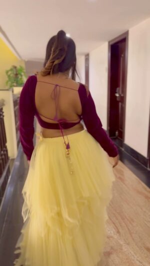 Rhema Ashok Instagram - Flaunting my curves ♥️🌸

P.s: Not a recreation and no one can match @aditiraohydari queen’s walk 🔥

M&H: @dhanya_makeup_studio_karaikal 
Jewellery: @mrithi_artificial_jewellery