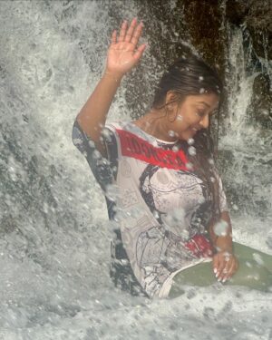 Rhema Ashok Instagram - Inhale present! Exhale past! Everything is going to be okay. Actually, it’s going to turn out better than okay!!! You’ll see ♥️🤌🏻

📍Viripara waterfalls, Munnar. Kerala 

Thanks mummy for the beautiful pictures 🫂