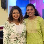 Rhema Ashok Instagram - Had a Great Eving With The Most talented - @rhema_ashok 🫶🏻❤️ . Unga Seminar Aprm Enakey Makeup maela oru intrest vanthutu mam apd bore adikama easy ya intresting ya soli kuduthinga , Happy To be part Of Your RBA ❤️ wish you all the best Mam From #jesufamily