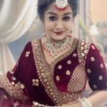 Rhema Ashok Instagram - ராஜாவின் பார்வை ராணியின் பக்கம்! 🦋♥️ Mua: @srilaksha_makeover_artistry Wearing: @lithas_rentals Jewellery: @shimmabridalcollection Studio: @jaihindh_photography