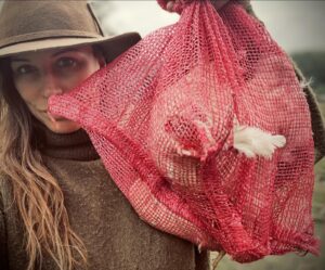 Rhona Mitra Instagram - A gaucho who lives in the local Pueblo asked us if we wanted to take a couple of chickens who weren’t having such a good time. As the majority of ours have been schnarfed by skunks and foxes this last year, we weren’t gonna say no.
apparently, they’re good layers.. 
🍳 🥚 🪺 
Welcome little ladies!

Chicks in a bag!

@thelastarkorphanage

disclosure- the chickens are absolutely fine, (for the chicken Karens) there are parts of the world where people who are less fortunate manage animals differently. It’s just the way it is. The chickens were released and now live free in the garden with a lovely henhouse. If this genuinely bothers you just Unfollow my account.