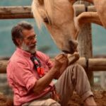 Rhona Mitra Instagram – Adaptado del pueblo indígena Ranquel de Argentina, Scarpati Horsemanship es una forma única de entrenamiento de caballos que enfatiza la conexión, la comprensión y la confianza mutua entre el caballo y el ser humano. ✨

Oscar y Cristóbal Scarpati son venerados por su dominio de la “Doma India”, un antiguo estilo indígena argentino de entrenamiento de caballos que encarna una filosofía de respeto mutuo y comprensión entre caballo y humano.✨

Una clínica inmersiva acerca del caballo con dos de los expertos más reconocidos de Argentina, organizada en el santuario The Last Ark.
Reimaginando la asociación entre el hombre y el caballo.✨

Los esperamos para disfrutar de tres días transformadores en los que atravesaremos un portal para compartir otra forma… una forma más amable… de asociarnos con la tierra y los caballos….

17 al 19 de mayo
contacto rewild@thelastark
 598 99 326 714
para cualquier detalle

enlace en biografía ⬆️ 🔗 
Link in bio 

@cristobal_scarpati @scarpatidomaindia @oscar.scarpati @thelastarkorphanage