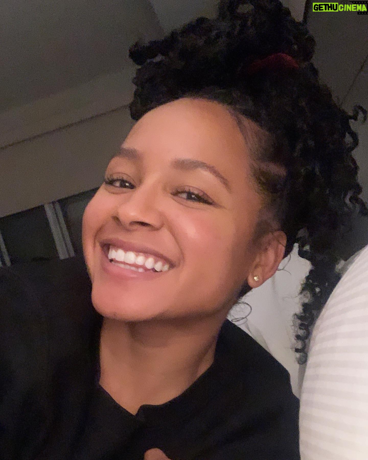 Rhyon Nicole Brown - 16.7K Likes - Hi