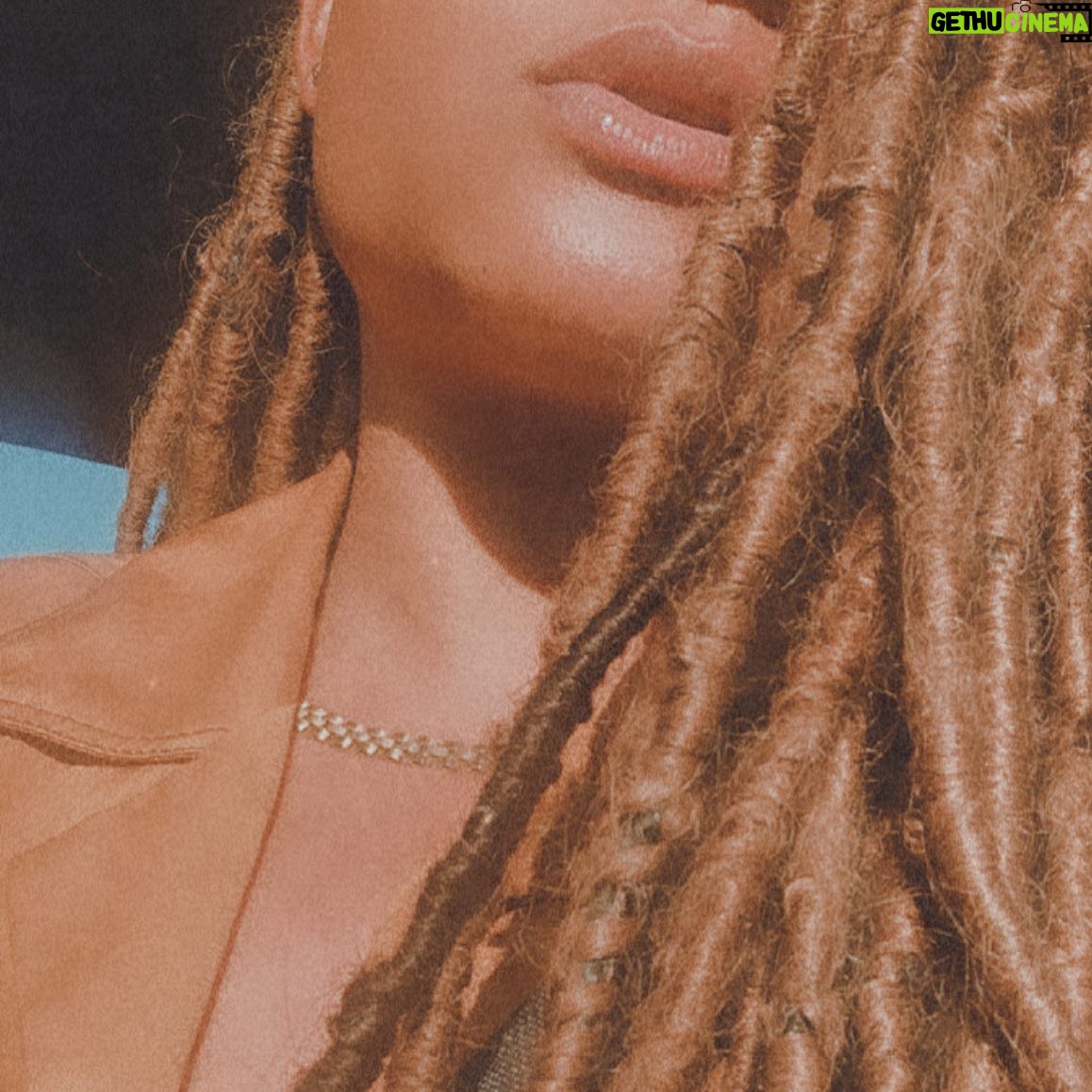 Rhyon Nicole Brown - 3.5K Likes -