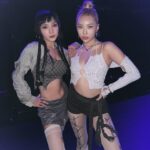 Rian Instagram – 2치카💋💋
@abm_exhibition 
.
먼길 보러온 가비갈 피낫츄 치워니 👄 사랑해