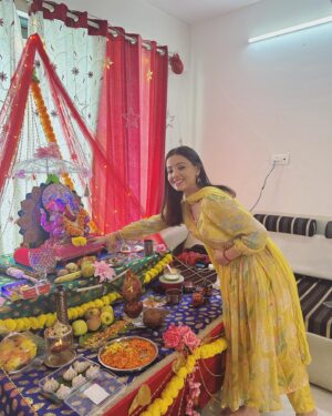 Richa Rathore Instagram - Ganpati Bappa Morya🙏

Thank you @saarvieomanaofficial 
May Bappa shower you with all the love and happiness❤️
