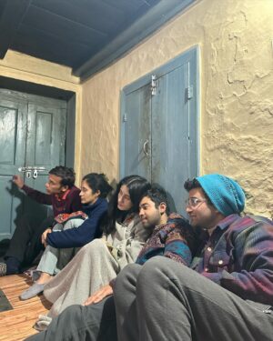 Richa Rathore Instagram - Moments turned into memories❤️🌄

#diwali2023 #family #himachalpradesh #shimla #winters