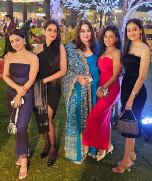 Richa Rathore Instagram - Wishing you both a lifetime of happiness❤️
A night full of love, laughter and good food💃
Thank you @itsprateeksharma Sir