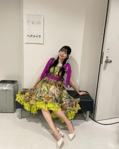 Rie Kitahara Instagram - ☀️🌸🎓 ひなた卒業おめでとう！！！ 本当に最後まで可愛すぎるアイドルでした。 ファンの方の掛け声の熱に感動しました。 いろんなこと思い出して、 眼が痛くなるくらい涙が出ました。 これからもよろしくね🧸💖 ひなたの未来に幸あれ！！！！