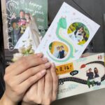 Rie Kitahara Instagram - 2024年の年賀状は『みてね年賀状』のアプリで作ってみました~🎍❤️ 写真アプリ『みてね』と連携したら年賀状が最短1分で作れます！ スマホから写真を選ぶだけで自動でレイアウトしてくれてあっという間におしゃれな年賀状が完成🪄 連携してなくてもカメラロールの写真から選んで作ることもできます☺︎ アプリで作れるのでおうちで作成できるし、 移動時間や隙間時間に作れるので 年末忙しい時期でも安心です◎ 早ければ翌日に出荷されるので 今からでも充分間に合います！ 品質が気になる方は12月15日までに お試し年賀状ができるので試してみてね🩵🪽 こちらのクーポンコードを入れると印刷代10%オフになります☺︎ クーポンコード:rie_2024 （各種キャンペーンや割引との併用可） ※お試し年賀状キャンペーンは早期終了する場合がありますのでお早めに！ 詳しくは、みてね@mitene_official のプロフィール URL をみてください☺️ #みてね年賀状 #みてね #みてねアプリ #年賀状 #PR