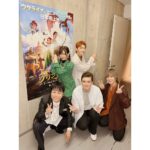 Rie Takahashi Instagram - 📷2023.9.6 ⁡ ⁡ 9/22公開の映画 ⁡ 『ストールンプリンセス： キーウの王女とルスラン』 ⁡ 完成披露上映会📽🎞✨️ ⁡ ⁡ * ⁡ 本日は日本語吹き替えキャストより ⁡ 髙塚大夢さん(INI) 岡本信彦さん NONSTYLE 井上裕介さん 工藤ディマさん ⁡ と登壇させていただきました✨️ ⁡ ⁡ * ⁡ 実は収録が別日だったため、 本日初めましてのチームではありましたが、 舞台挨拶はとてもあたたかな時間で。 ⁡ ⁡ 座長の髙塚さんを囲む 優しく、まっすぐで、 あたたかいエネルギーが 会場全体を包み込んでいて、 ⁡ まるで今作品の延長線上にいるような感覚でした。 ⁡ ⁡ 改めて、この作品に携われて、 吹き替え版を完成させることができて、 日本で上映するお手伝いができた喜びを 壇上で噛み締めていました。 ⁡ ⁡ ⁡ ⁡ そんな本日の様子は、 各媒体さんで取り上げていただいているそうなので、本日いらっしゃれなかった方もぜひチェックしてみてください……♪☺️💻📺 ⁡ ⁡ * ⁡ 衣装の方は、 プリンセスであるミラをイメージした 緑のワンピースにしてみました👗👸 ⁡ ⁡ 行動力のあるミラを彷彿とさせるような 軽やかな足元のアレンジ部分に ⁡ 黒のロングブーツを合わせて こっそり強気なコーデになっています✊👣 ⁡ ⁡ 髪型はミラと同じ三つ編みです∞( ¨̮ )∞ ⁡ * ⁡ ⁡ 改めて…… 今作は日本で初めて上映される ウクライナのアニメーション作品！🇺🇦 ⁡ ⁡ 大きく構えずに楽しめる、 ⁡ 王道で、美しい映像が待っています。 ⁡ ぜひ、子供から大人まで、 この作品に込められた情熱を 感じていただけたら嬉しいです！ ⁡ ⁡ 9/22より上映開始。 ⁡ どうぞよろしくお願いいたします！ ⁡ ⁡ ⁡ ⁡ ⁡ #ストールンプリンセス #声優 #高橋李依 #りえりー服 #衣装 #styling