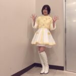 Rie Takahashi Instagram – 📷2020.10.31﻿
﻿
﻿
┈┈┈┈ ♪ ♪ ♪ ┈┈┈┈﻿
 イヤホンズ﻿
Theory of evolution﻿
 Online Show﻿
┈┈┈┈ ♪ ♪ ♪ ┈┈┈┈﻿
﻿
*﻿
﻿
昨日はオンラインショー、﻿
見て下さった皆様ありがとうございました!!!﻿
﻿
﻿
一晩経って、まだフワフワしています。﻿
﻿
﻿
アーカイブも1週間くらいあるので、﻿
私も改めて視聴しようかなと😎✧﻿
﻿
﻿
あっという間すぎて、﻿
実感はあるのに、夢だったみたいな……。﻿
﻿
﻿
きっと生で見てくれた方も﻿
怒涛のショーだったかと思うので😅笑﻿
ぜひアーカイブでもじっくりご覧下さいね！﻿
﻿
﻿
*﻿
﻿
そしてオンライン上で﻿
アンコールの声もあったと伺いました😭🙏🏻✨﻿
﻿
﻿
またいつか生でお会いできた際は、﻿
「イヤホンズー！」って呼ぶ声﻿
聞かせてもらえたら嬉しいです☺﻿
﻿
﻿
﻿
*﻿
﻿
﻿
今回のお写真は﻿
﻿
4周年記念ライブの際に﻿
用意していただいていた﻿
「チュラタチュラハ」合わせの衣装です*⋆✈﻿
﻿
﻿
チュラタチュラハは﻿
あにめたまご2019﻿
『斗え！スペースアテンダントアオイ』﻿
の主題歌☝️﻿
﻿
アテンダントさん風デザインですね💁‍♀️💕﻿
﻿
﻿
﻿
サンリオピューロランドで披露した﻿
「わがままなアレゴリー」の﻿
クリスマス衣装も作ってくださった﻿
すみれさんの制作です！﻿
ありがとうございます！！！﻿
﻿
﻿
*﻿
﻿
「Theory of evolution」関連の取材で﻿
何度か写真には残っているのですが、﻿
﻿
今回動き回っても平気なように﻿
首周りに安定感をつけていただきました！﻿
﻿
﻿
ハイネックすきーーー𓃱 ﻿
﻿
﻿
﻿
あと、前にTwitterにも載せたけど﻿
撮影の時に使用する﻿
CAさん風帽子もかわいいので﻿
ここに貼っておこ～～🥰👒﻿
﻿
*﻿
﻿
﻿
1曲ずつの感想と﻿
今回開催にあたっての感謝は、﻿
伝えたらキリが無いほどにありまして……﻿
﻿
﻿
まずはイヤホンズのラジオで﻿
3人でお喋りしよう。﻿
﻿
﻿
それで足りなかったら、﻿
ミラクルクリエイトで喋ろう。﻿
﻿
﻿
それでも足りなかったら、﻿
なにつくでも喋ろう。そうしよう。﻿
﻿
﻿
ゆっくりじっくり﻿
振り返ることにしますね☺️﻿
﻿
﻿
*﻿
﻿
せっかくなのでおまけ。﻿
﻿
最後に貼ってある写真は、﻿
歌詞を覚える時のメモです。﻿
﻿
今回初めてやってみたけど、﻿
イラストで覚えるのが﻿
私には1番合ってたかも🤔💭﻿
﻿
﻿
コマクちゃんならなんの曲かわかるかな（笑）﻿
﻿
 ﻿
﻿
﻿
#声優 #声優ユニット #りえりー服 #イヤホンズ  #イヤホンズOnline #earphones #セボション #高橋李依