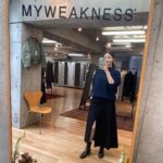 Rie Tomosaka Instagram - ⁡ 秋冬の私はこんな感じのスタイルが日常だと思う。 新作アイテムは今夜21時から販売スタートです。 その前に20時からしのぴとインスタライブ🙆‍♀️ ⁡ #よく質問されるスニーカーは @nike #ワッフルトレーナー2