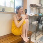 Rie Tomosaka Instagram - ⁡ ドラマ「湯遊ワンダーランド」無事にクランクアップしました😭いよいよ15日から放送スタートです。皆さんに楽しんでもらえたら嬉しいです。(Tverでも観れます) ⁡ しかし、サウナは電源を切っても熱いということを知りました。首からミニ扇風機をさげ、手にも扇風機、そして頭や首にはアイスノン、これがサウナ撮影のベストスタイル🧖❤️‍🔥 ⁡ 90年代ばりにハードな撮影でしたが、沢山の人に助けてもらいました。スタッフのみなさんありがとうございました！そして、家で荒れ狂っていた私を見守り続けてくれた夫にも(←全く動じない)、いつも励まし応援してくれた息子にも、ありがとう！ ⁡ @yu_yu_mayodora