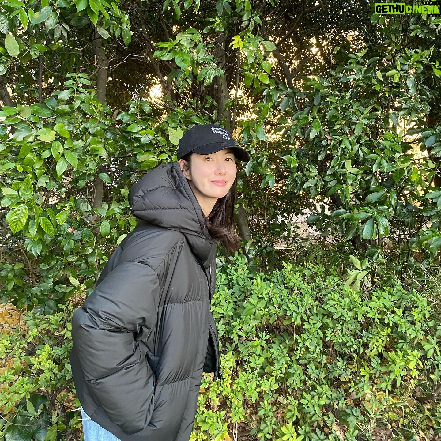 Rie Tomosaka - 3 Likes -
息子と初詣を済ませ、こちらで新年のご挨拶を…と思っていたら北陸の地震。こんなに胸が痛いお正月があるだろうか。余震も続き、北陸の厳しい寒さの中での避難生活も本当に大変なことだと思います。みなさんが1秒でも早く、あたたかく安全な場所で過ごせますように。心から祈っております。
当たり前の日常が、どんなに幸せなことか痛感させられる新年。口から出る言葉を大切に、こういうときこそ優しい気持ちで。そして被災していない私たちは自粛自粛ではなく、自分たちの日常をしっかりと生きましょう。
DMくださったみなさま。私なんぞちっぽけな存在ですが、でも誰かのささやかな安らぎになれるのであれば、変わらず投稿していきますね。
#いまできることを
@_thinktheday