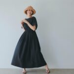 Rie Tomosaka Instagram - ⁡ MWの春のアイテムが公開になりました！ ホームページもぜひご覧くださいませ🧚 楽ちんワンピも私の好きな食べ物ロゴTも 揺れるスカートも編み編みニットも 形最高なパンツもシャツも 使い勝手良すぎるロンTも 刺繍がポイントのトートも どれもオススメでございます♡ ⁡ 3月15日(金)20時から販売スタート！ 3月13日(水)20時から着用ライブやります ⁡ @myweakness_official ⁡