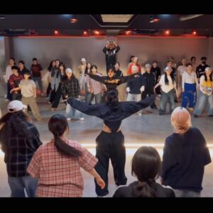 Rihey Instagram - @bangall_danceacademy 
뱅걀즈 베이직클래스⭐️
몇년만에 방학 특강으로 베이직클래스로 열정내봤는데,
새로운 얼굴들이 너무 많고 그 만큼 열정과 집중을 너무 잘해줘서
내가 더 신나 버렸지 뭐에요☺️
다들 너무 수고하셨고, 멋졌습니다!
이번달도 2/17,2/23 베이직반 달릴 예정이니,걀즈힙힙의 매력으로 또 한번 함께 집중하고 정리하는 시간 가져요❤️‍🔥
(마지막영상은 뱅걀즈와 루틴후 신난 제 프리스타일이라 수업진도랑은 무관합니다😂)