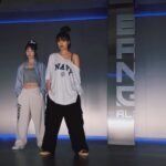 Rihey Instagram - @bangall_danceacademy 뱅걀즈 젤 집중하고 나도 함께 정리하는 트레이닝 타임🏃🏻‍♀️ 트레이닝 시간에는 주제에 맞게 개개인 자신에게 집중해서 몸을 체크하고 움직이고 고민하고 짧은 루틴도 함께하는 한달에 한번있는 집중 빡 시간입니다! 이번 시간 또한 너무 재밌었고,집중했고, 수고했어 뱅걀즈❤️‍🔥 기록 많이 남기자요!