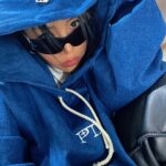 Rihey Instagram - 한겨울에도 핫팬츠 입을수있지🔥⛄️🌨️