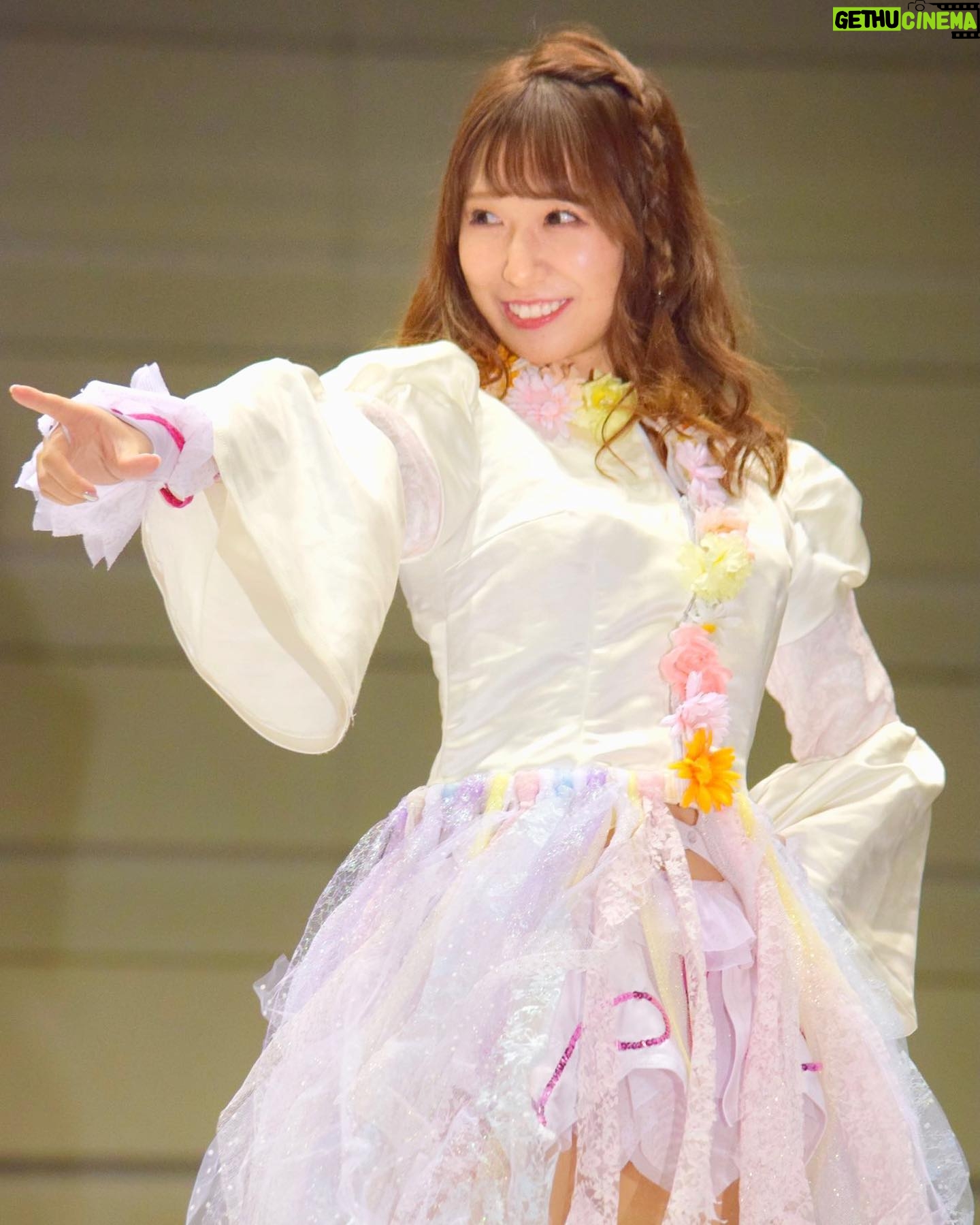 Riho Hime - 4.2K Likes - 💛💗🤍