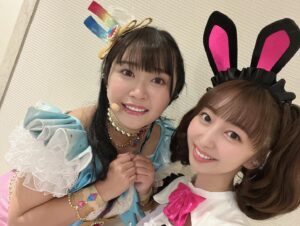 Riho Iida Instagram - プリティーシリーズWinter LIVE 2023❄️
香田澄あまり🐰

10枚目
歴史あるプリティーシリーズの主人公組に入って
パフォーマンスさせていただくなんて
本当に本当に光栄で嬉しすぎました..😭✨

1枚目
ポォロロ役のここちゃんと新曲初披露🍃
緊張したけど2人だから心強かったです。
9話のアニメ放送でもぜひライブパート見てね！

合間で写真撮れたみんなと♡

楽屋ではそらまると隣に座ってたよ🔔
写真撮ったと思ったら
動画になってる〜ってやつになっていたので
私だけの思い出に🤣🫶🏻

#プリティーシリーズ
#pripara
#香田澄あまり