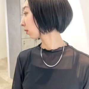 Riho Iida Instagram - hair change🪮

いつもお世話になっている
八杉さん @yasugi_eriko

フリーになられてから
初めてお店におじゃましました。

今まで居た環境から
新たな一歩を踏み出して挑む姿すごい！
かっこいい！

これからも応援しております。

いつもありがとうございます🩵

#ショートカット #ショートボブ
#ミニボブ #hairstyle