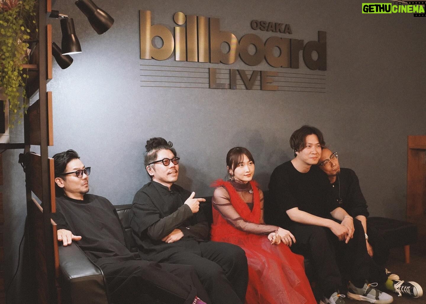Riho Sayashi Instagram - Billboard Live 2024 ✴︎ 普段のライブとは違う感覚に集中できる空間。 新しい空間を会場全体で見出していくのが感じられる時間であり、新しい私自身に出逢える時間でもあったなー。 今年も遊びに来てくださった皆さんありがとうございました🍹 再びビルボードライブの会場でお会いできる機会がありますように🤍 またFCなどで詳しく振り返る機会を作れたら。 RIHO SAYASHI Billboard Live2024 -Set list- 1. Hi(gh) Life 2. Find Me Out 3. Melt - 4. BUTAI 5. Take a Breath - 6. alchemy - 7. Conflict (DURDN)*cover 8. Attention / We Don’t Talk Anymore (Charlie Puth) *cover 9. Baby Me En. WE THE ONES
