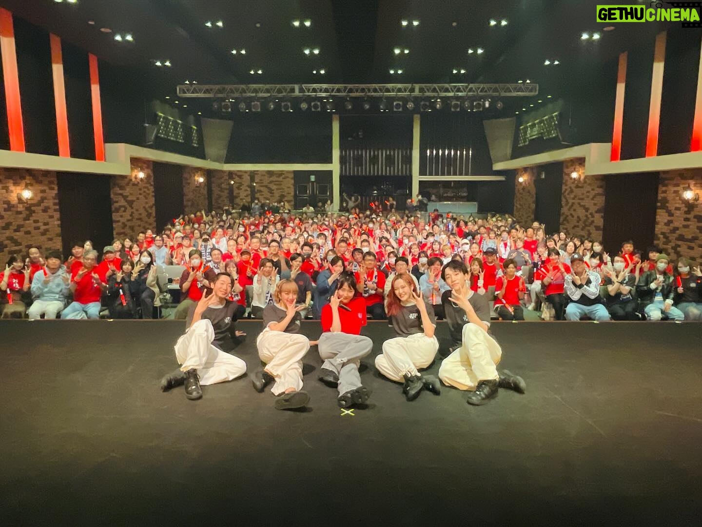 Riho Sayashi Instagram - HIROSHIMAAAA❤️🔥 皆んなの声と熱に圧倒されっぱなしの、最高の凱旋ライブになりました。間違いなく皆んなのお陰! 本当に幸せな気持ちになった。。忘れたくない気持ち。 あっという間に、残すところ ファイナル東京・豊洲PITの公演を残すのみです。 ラストのSpecialバージョンのステージ、 精一杯準備して待ってます❤️🔥 絶対楽しいよ^ ^ #鞘師whynotツアー