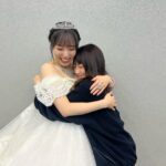 Riho Sayashi Instagram - ふくちゃん、13年間本当にお疲れ様でした。 信じられないくらいに綺麗だったよ。かっこよかった。 ふくちゃんが繋いで築いた愛がこの瞬間をつくったんだなぁ。 ありがとう。 ゆっくり休むんだよ。 そして、これからもよろしくね。 大好き🩷