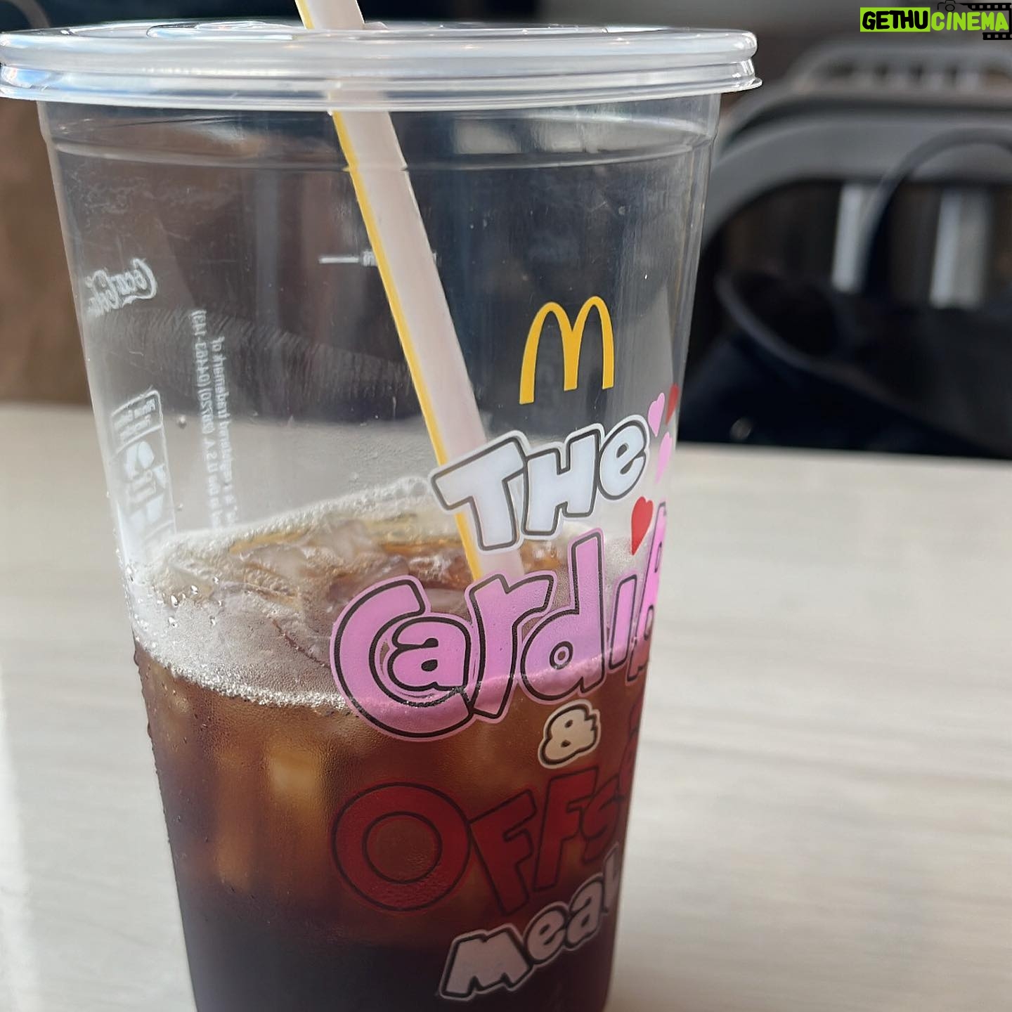 Riho Sayashi Instagram - my caffeine life in 🇺🇸😶