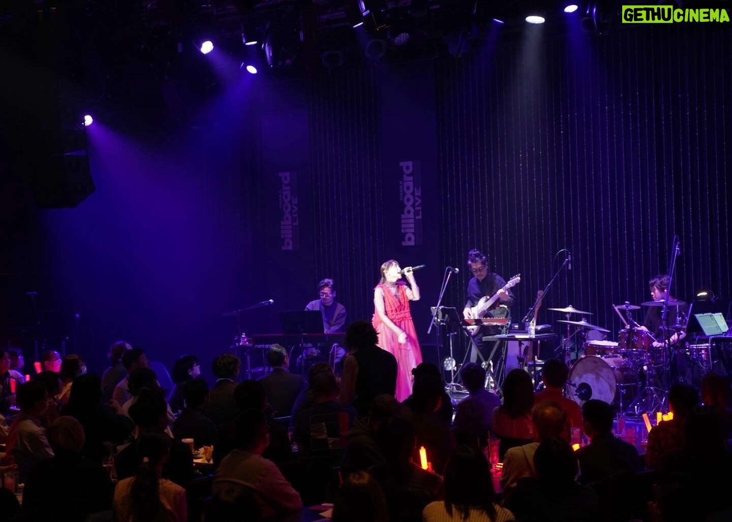 Riho Sayashi Instagram - Billboard Live 2024 ✴︎ 普段のライブとは違う感覚に集中できる空間。 新しい空間を会場全体で見出していくのが感じられる時間であり、新しい私自身に出逢える時間でもあったなー。 今年も遊びに来てくださった皆さんありがとうございました🍹 再びビルボードライブの会場でお会いできる機会がありますように🤍 またFCなどで詳しく振り返る機会を作れたら。 RIHO SAYASHI Billboard Live2024 -Set list- 1. Hi(gh) Life 2. Find Me Out 3. Melt - 4. BUTAI 5. Take a Breath - 6. alchemy - 7. Conflict (DURDN)*cover 8. Attention / We Don’t Talk Anymore (Charlie Puth) *cover 9. Baby Me En. WE THE ONES