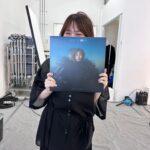 Riho Sayashi Instagram - 2 years since my solo debut:) ソロデビューから今日で2年が経ちました👏 今年もツアーが出来る。なんて嬉しいこと。 上手くいくことばかりでは無いですが、全て楽しめています。それは本当に周りの人達、皆さんのお陰なんですけどね😌 2年間で、大切にしたいと思える記憶、人が沢山増えました。これからも広がっていくのかな。 楽しみです🫶 そして今日、UNISONのLP盤が発売されました。 私の楽曲としては初めてのLP、そして初めてインストゥルメンタルが収録されています。大好きインスト。是非よかったら^ ^ ツアーまでもう2ヶ月を切りました。 今年は秋に会おうねーーーーーー ❤️