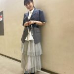 Rikako Aida Instagram - 🗓️06.03 さよなら中野サンプラザ音楽祭② 2着目のお衣装👗 グレーでカッコいい少し大人な感じの衣装をリクエストさせて頂きました🫶