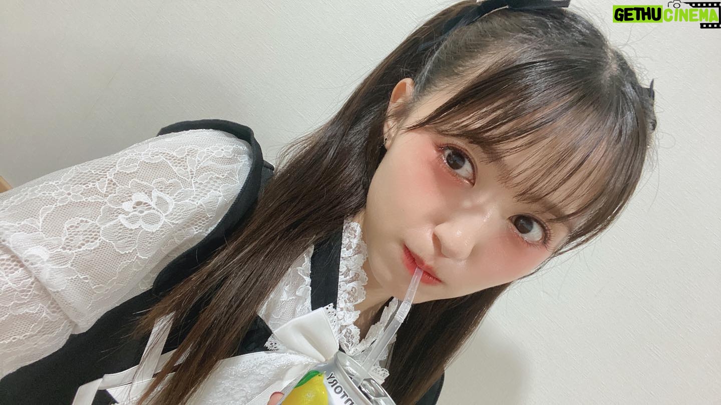 Rikako Aida Instagram - #ラララジオ グッズ撮影時のオフショット📷 うちわ、アクスタゲットしてくれたかな??