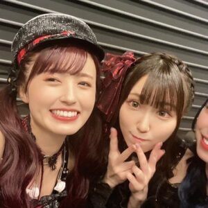 Rikako Aida Instagram - 🗓️3月9日、10日　ユニット甲子園⚾️

初の試みである全ユニット合同ライブ、いかがでしたか？？
サプライズあり、コラボありで想像以上に楽しい2日間でした🌸

そしてGuilty Kissの3人で久々にステージに立てて本当に楽しかったし色んな意味で熱かった❤️‍🔥
みんな待っててくれてましたか？？
日替わりで計4曲、何を歌うか3人ですごい迷った、、、全部大好きで沢山思い出がつまってて、、
みんな盛り上がってくれて、そしてみんなの声を聞くことができて本当に本当に嬉しかった😹

この2日間、今まで3人で歩んできたもの全てを詰め込んだし出し切った！！！

改めてGuilty Kissとして素敵な楽曲を歌ってこれた幸せを噛み締めることができました。

2人の足を引っ張らないように、追いつけるようにって気持ちでいたけど、いつでも2人は肩を並べて一緒に頑張ってくれて感謝しかないです。
きゃんと愛奈とやるギルキスは、笑いが絶えなくて本当に楽しかった☺️☺️

これからもGuilty Kissを好きでいてくれたら嬉しいです！
またどこかで、、！ ️

#ユニット甲子園
#GuiltyKiss
