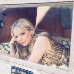 Riki Lindhome Instagram – #tbt That time we found a camper. @elisabeth.caren @veronicasinclair