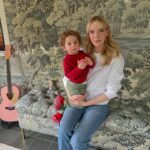 Riki Lindhome Instagram – Special office visitor 💕🎸