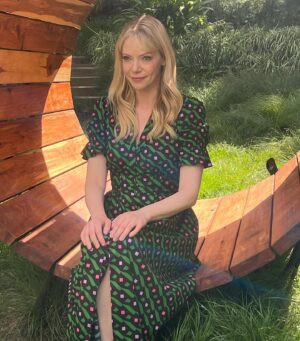 Riki Lindhome Instagram - Just hanging out in a yard barrel 🛢️