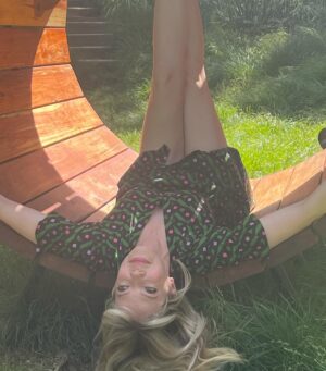 Riki Lindhome Instagram - Just hanging out in a yard barrel 🛢️