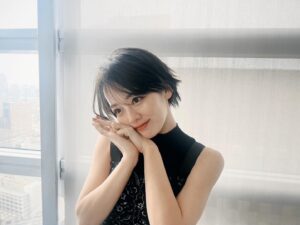 Rikka Ihara Instagram - 、

また一つ年を重ねました。嬉しい。

"おもちゃ箱みたいな年"を胸に。
日々、リスペクトと愛のある時間を過ごしたいなぁ。と

素晴らしいものは素晴らしい。好きなものは好き。と純粋に心がときめく方へ。
そして、そんな瞬間や出会いを大切に、沢山触れられたらな。

この先も、大切な人達、優しい人達の過ごす世界がいつだって幸せなものでありますように。

25歳もよろしくお願いします！！
皆さん愛しています。