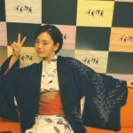 Rikka Ihara Instagram - 、 24歳になりました。 なんだか、素敵な出会いがある度に 歳を重ねるのが楽しみになっています。 心が躍るものに蓋をせず、愛したいものに全力を注げるように。少しの余裕と柔らかさを持って過ごしていきたいなぁ。と常々思っています。 でも、なかなか難しいものですね。力を抜くってわたしにはとっても難しい。 欠点をも、愛してくれる周りのおかげで、なんとか。なんとか。毎日、昨日より少し多く自分のことも愛してあげれています。ありがとう。 -ぼくは、あの星のなかの一つに住むんだ。 その一つの星の中で笑うんだ。 だから、きみが夜、空をながめたら、 星がみんな笑ってるように見えるだろ- 大好きな星の王子様から、言葉のお福分け。